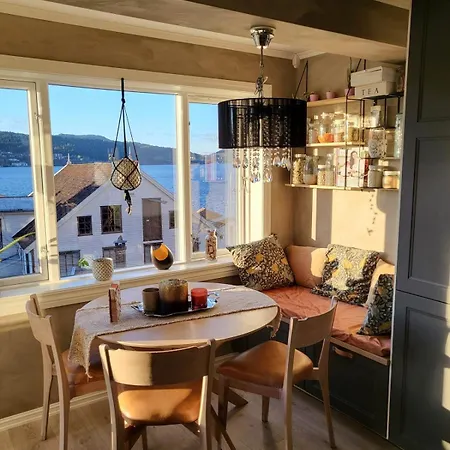 Cozy House In Historical Area 펜션 *