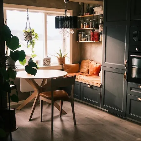 Cozy House In Historical Area 펜션 *