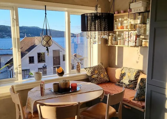 Cozy House In Historical Area Дом отдыха *