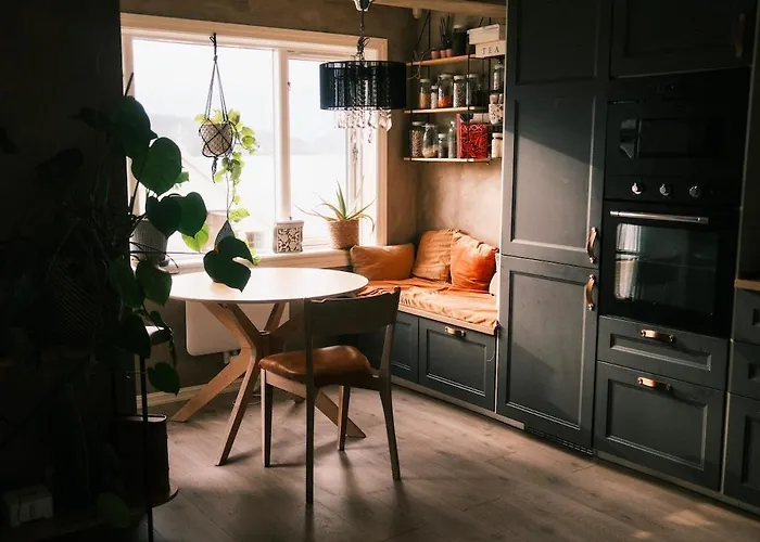 Cozy House In Historical Area Дом отдыха *