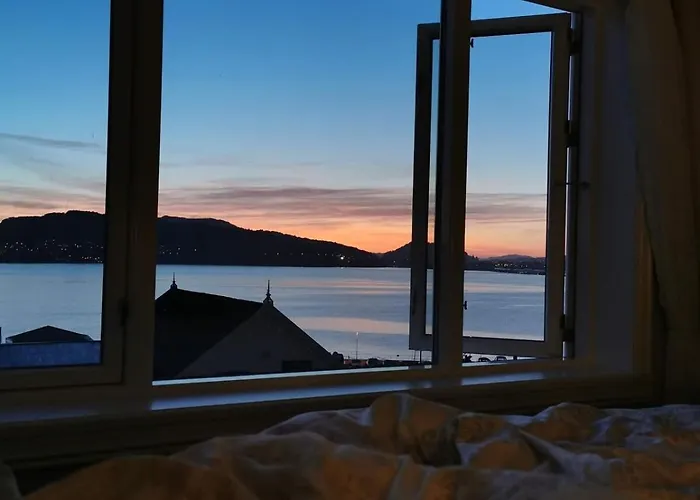 Cozy House In Historical Area Дом отдыха Берген