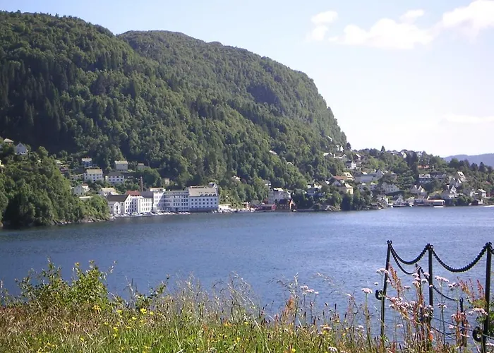 Cozy House In Historical Area Дом отдыха Берген